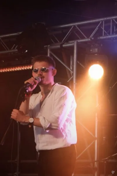 Todd Gilronan - singer for The Kabins